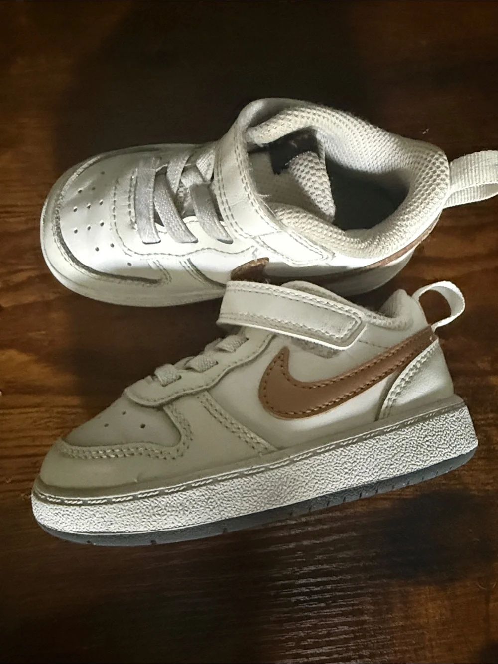 Nike Kids White Sneakers with Brown Swoosh - Velcro Strap